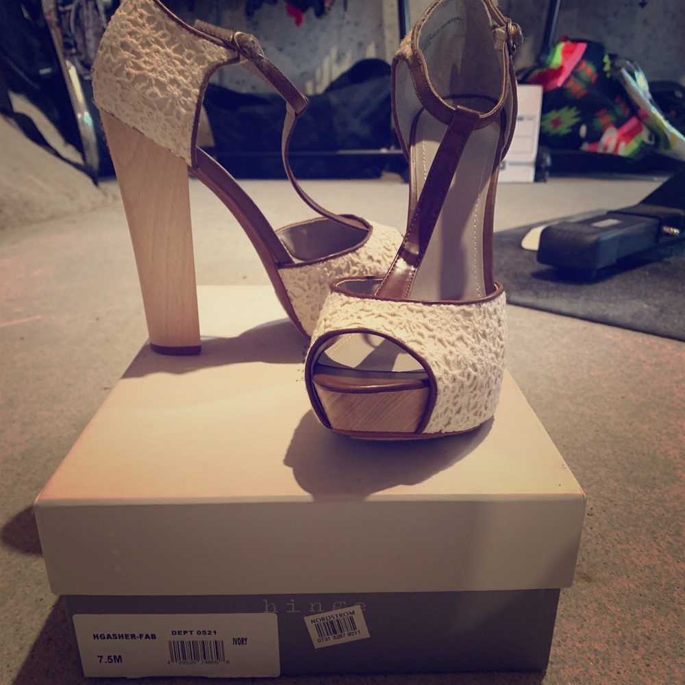 Hinge Heels